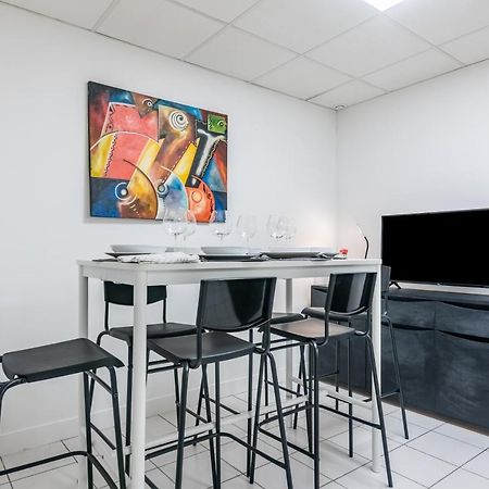 Triplex Magenta Quest Apartment Paris Bagian luar foto