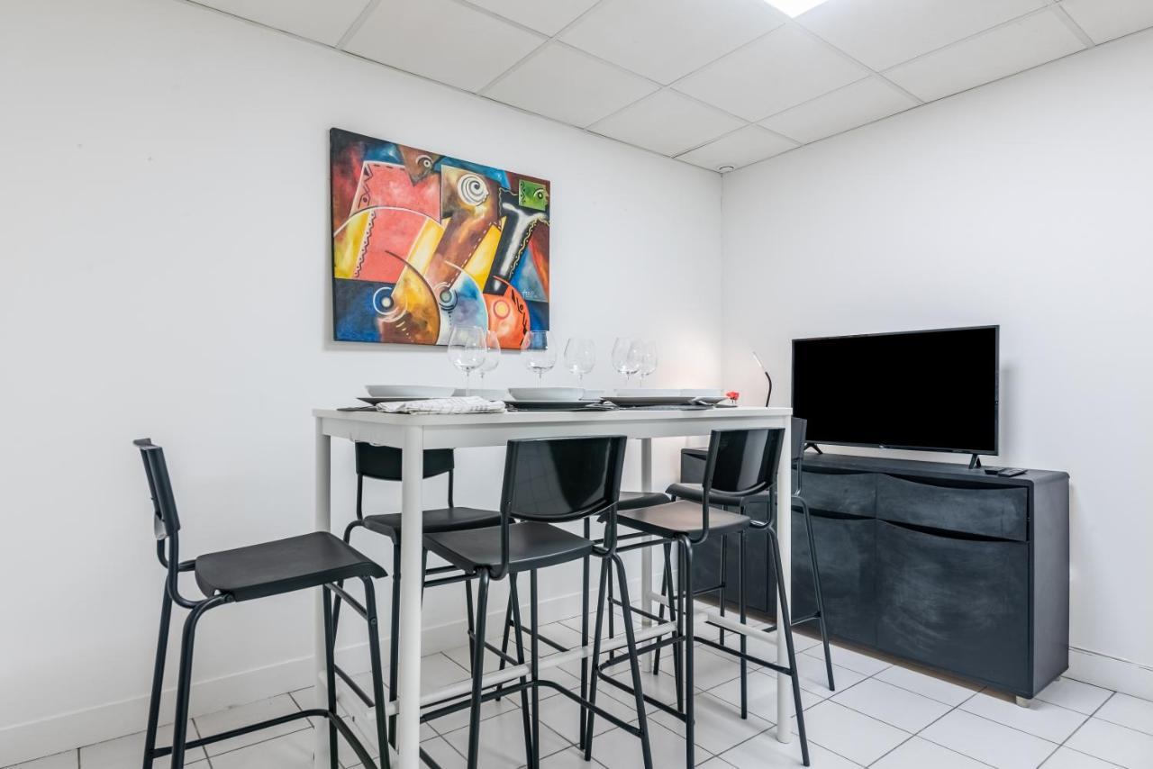 Triplex Magenta Quest Apartment Paris Bagian luar foto